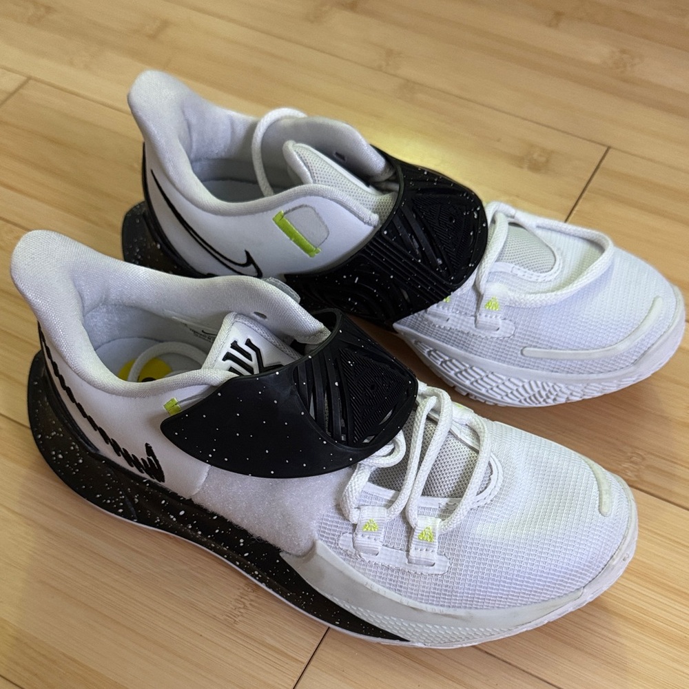 Nike Kyrie Low 3 mens size 5